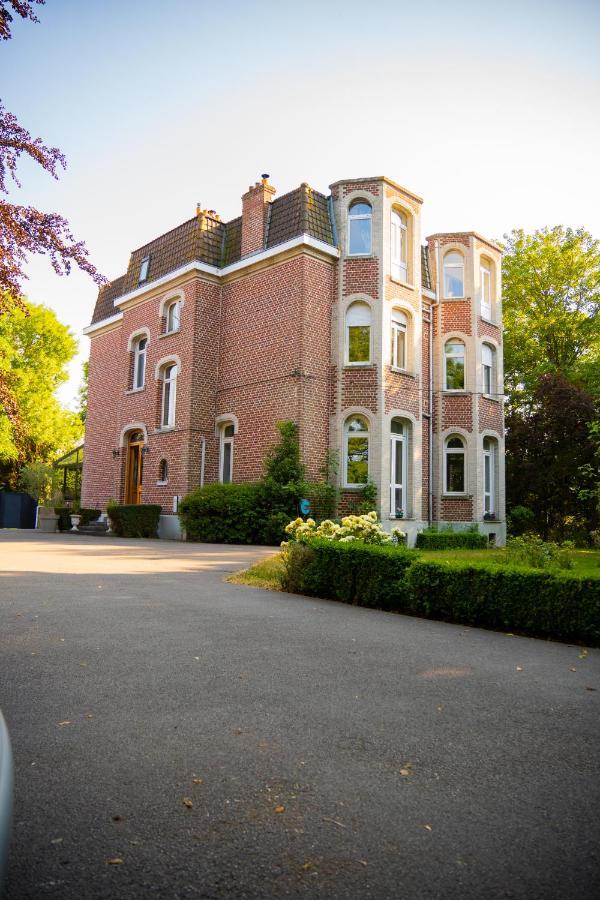 Saint-Pierre-Brouck Chambre Au Chateau De St-Pierre-Brouck מראה חיצוני תמונה