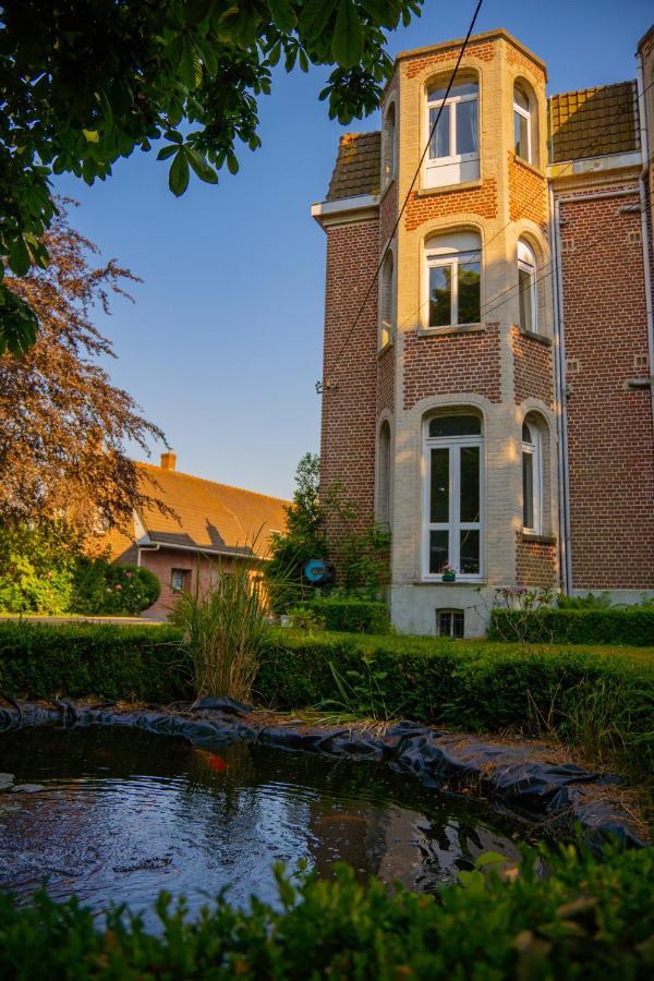 Saint-Pierre-Brouck Chambre Au Chateau De St-Pierre-Brouck מראה חיצוני תמונה