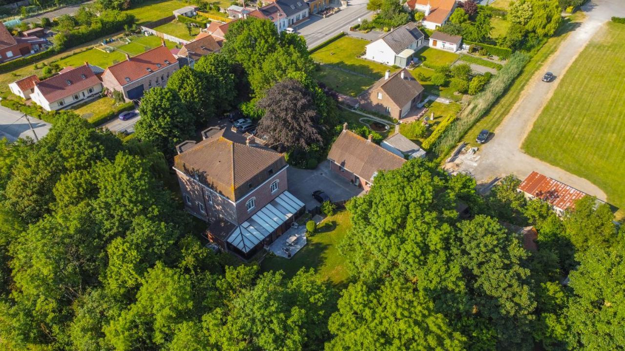 Saint-Pierre-Brouck Chambre Au Chateau De St-Pierre-Brouck מראה חיצוני תמונה