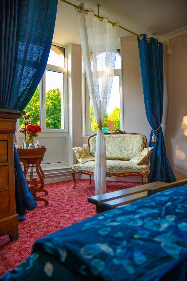 Saint-Pierre-Brouck Chambre Au Chateau De St-Pierre-Brouck מראה חיצוני תמונה